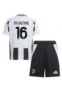 Fotbalové Dres Juventus Weston McKennie #16 Dětské Domácí Oblečení 2024-25 Krátký Rukáv (+ trenýrky)